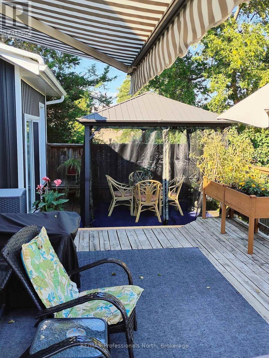 63 The Queensway N, Georgina, Ontario  L4P 0L2 - Photo 48 - N13677976