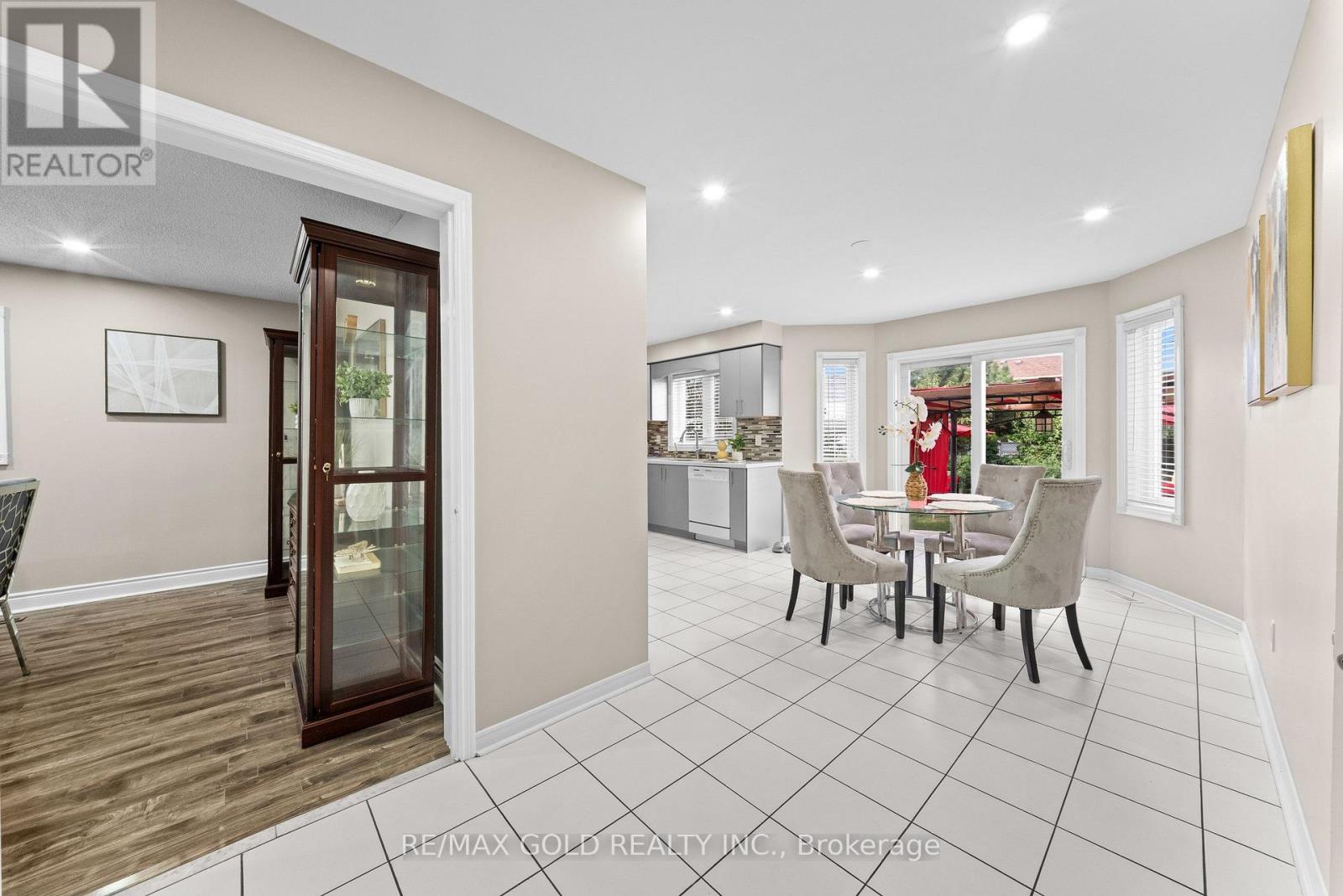 119 Mountainash Road, Brampton, Ontario L6R 1H8 - Photo 15 - W13678988