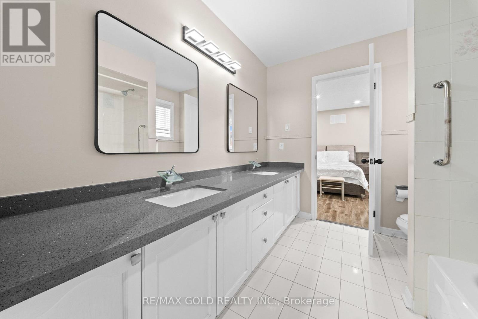 119 Mountainash Road, Brampton, Ontario L6R 1H8 - Photo 31 - W13678988