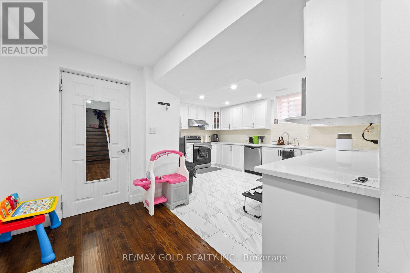 119 Mountainash Road, Brampton, Ontario L6R 1H8 - Photo 36 - W13678988
