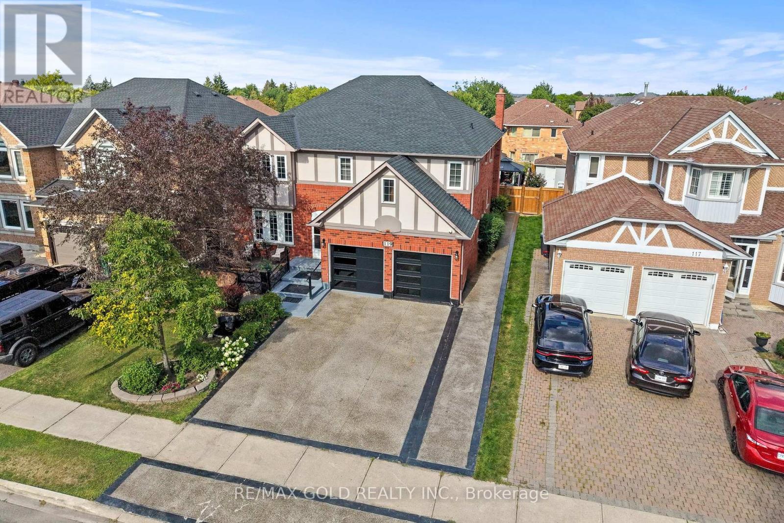 119 Mountainash Road, Brampton, Ontario L6R 1H8 - Photo 4 - W13678988