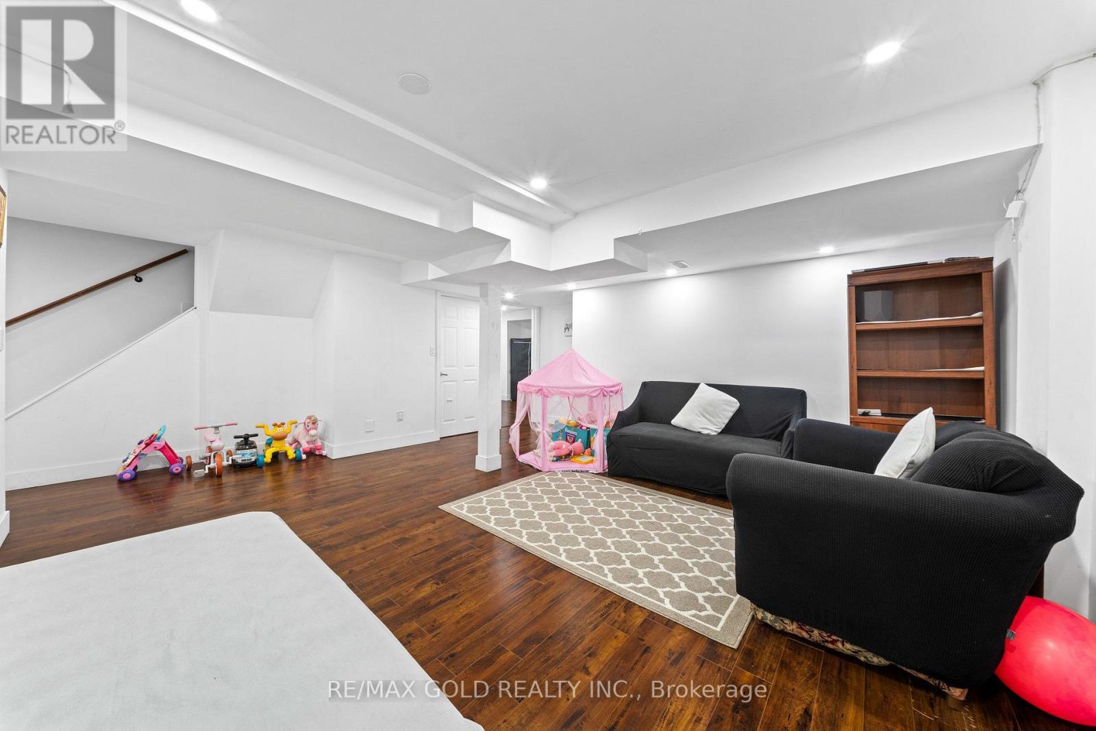 119 Mountainash Road, Brampton, Ontario L6R 1H8 - Photo 38 - W13678988