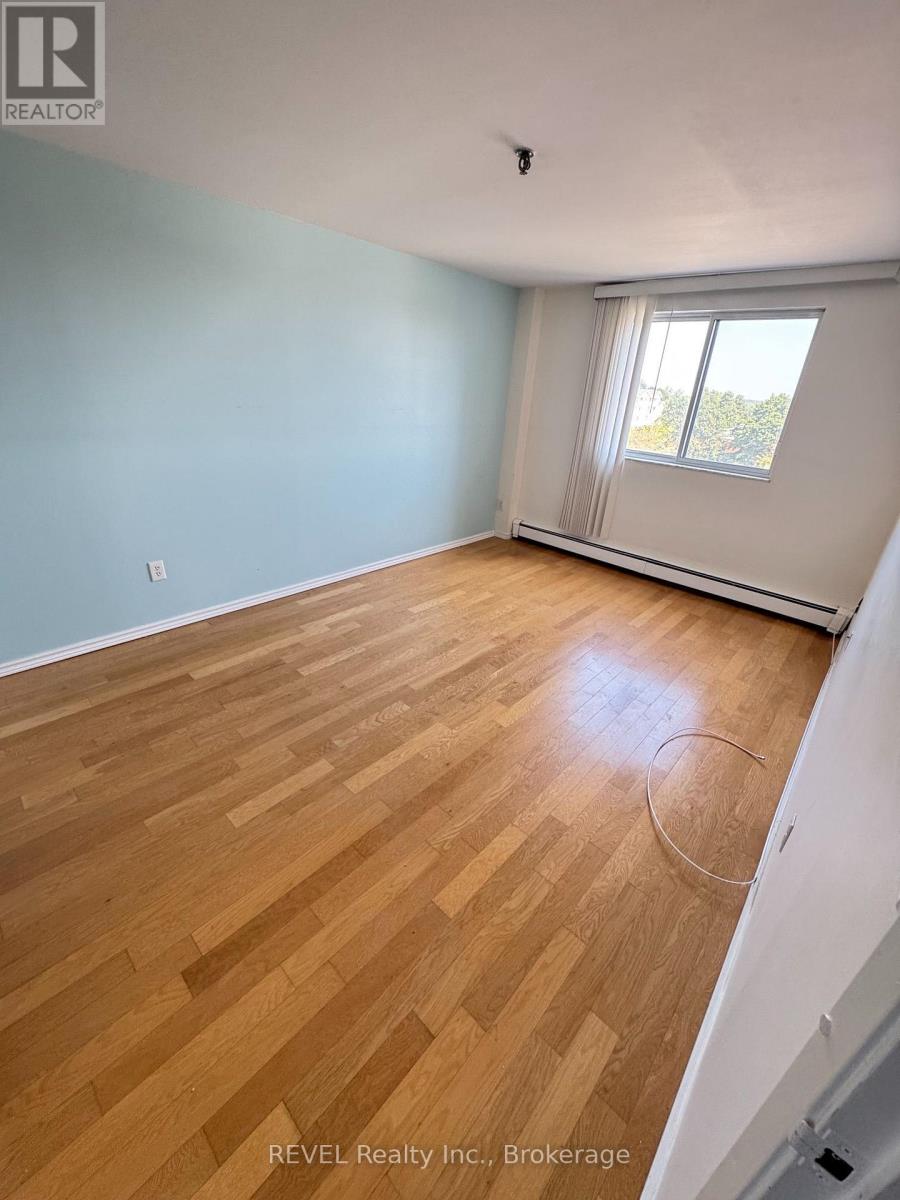 401 - 3955 Portage Road, Niagara Falls, Ontario  L2J 3W2 - Photo 16 - X13492432