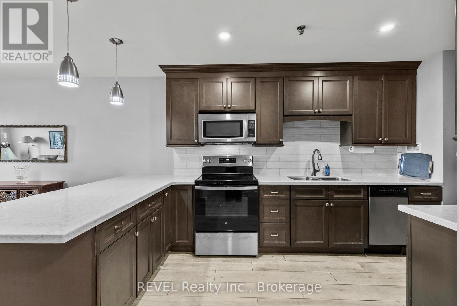 401 - 3955 Portage Road, Niagara Falls, Ontario  L2J 3W2 - Photo 6 - X13492432