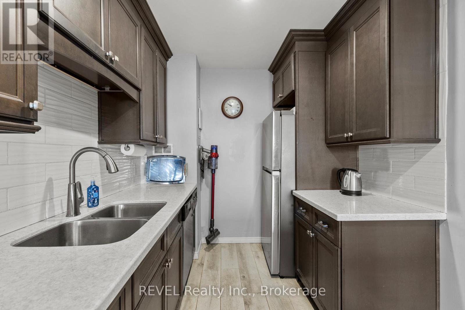 401 - 3955 Portage Road, Niagara Falls, Ontario  L2J 3W2 - Photo 7 - X13492432