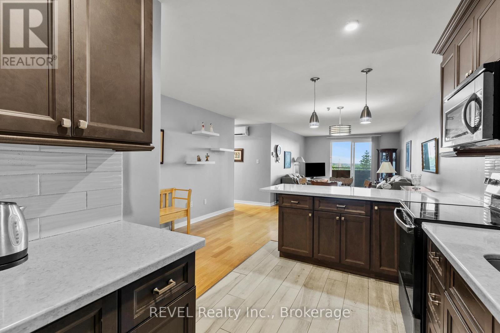401 - 3955 Portage Road, Niagara Falls, Ontario  L2J 3W2 - Photo 8 - X13492432
