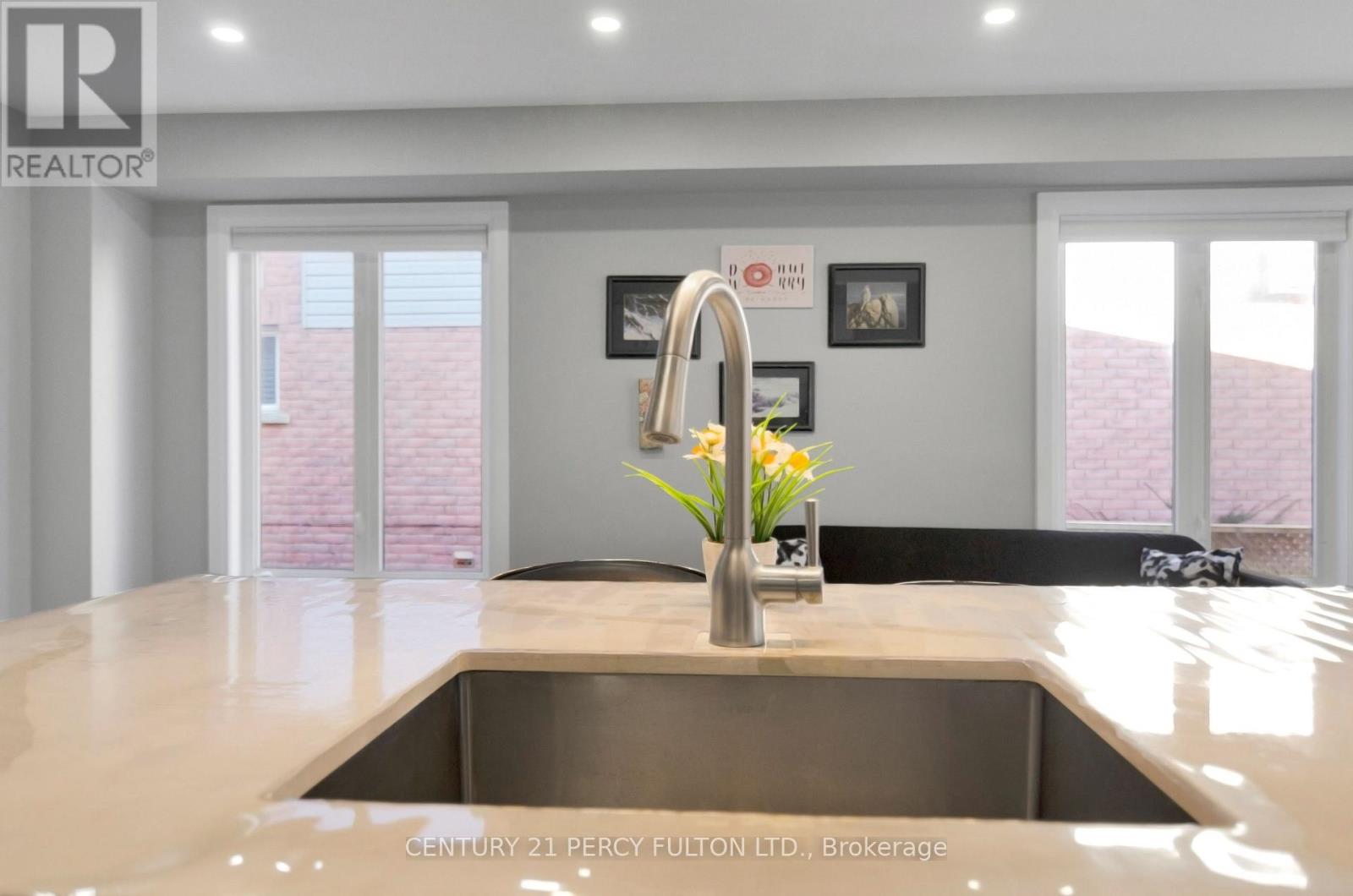 19 Odessa Crescent, Whitby, Ontario  L1R 3P1 - Photo 13 - E13679194