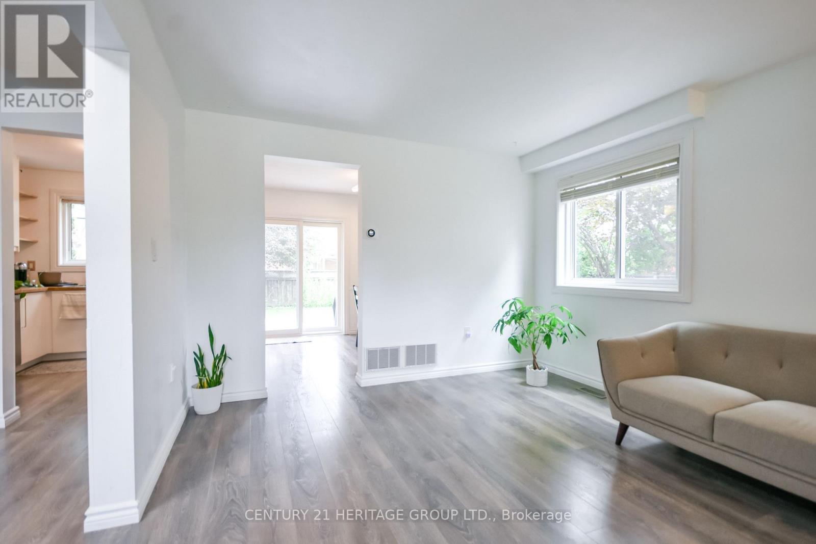 416 Sunnidale Road, Barrie (Northwest), Ontario  L4N 7A8 - Photo 4 - S13679190