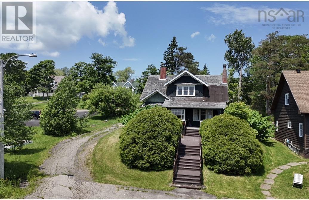 43 Grant Street, Baddeck, Nova Scotia