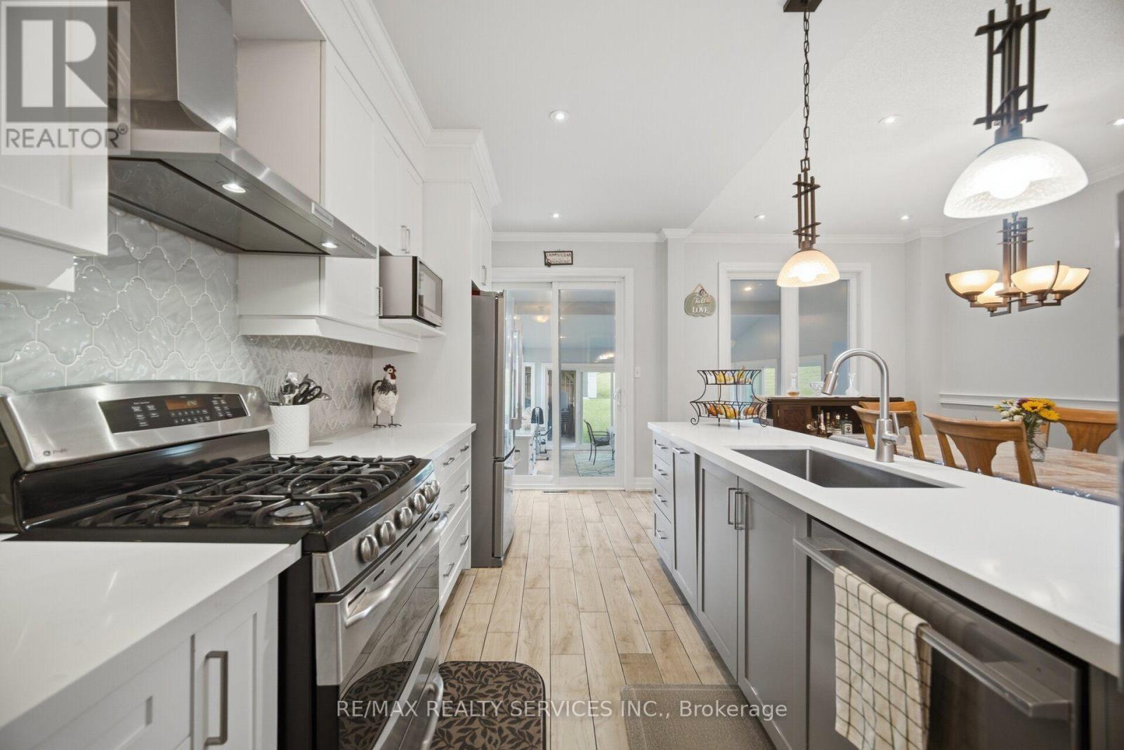 32 Deepcoral Court, Brampton, Ontario  L6V 4P7 - Photo 17 - W13679200