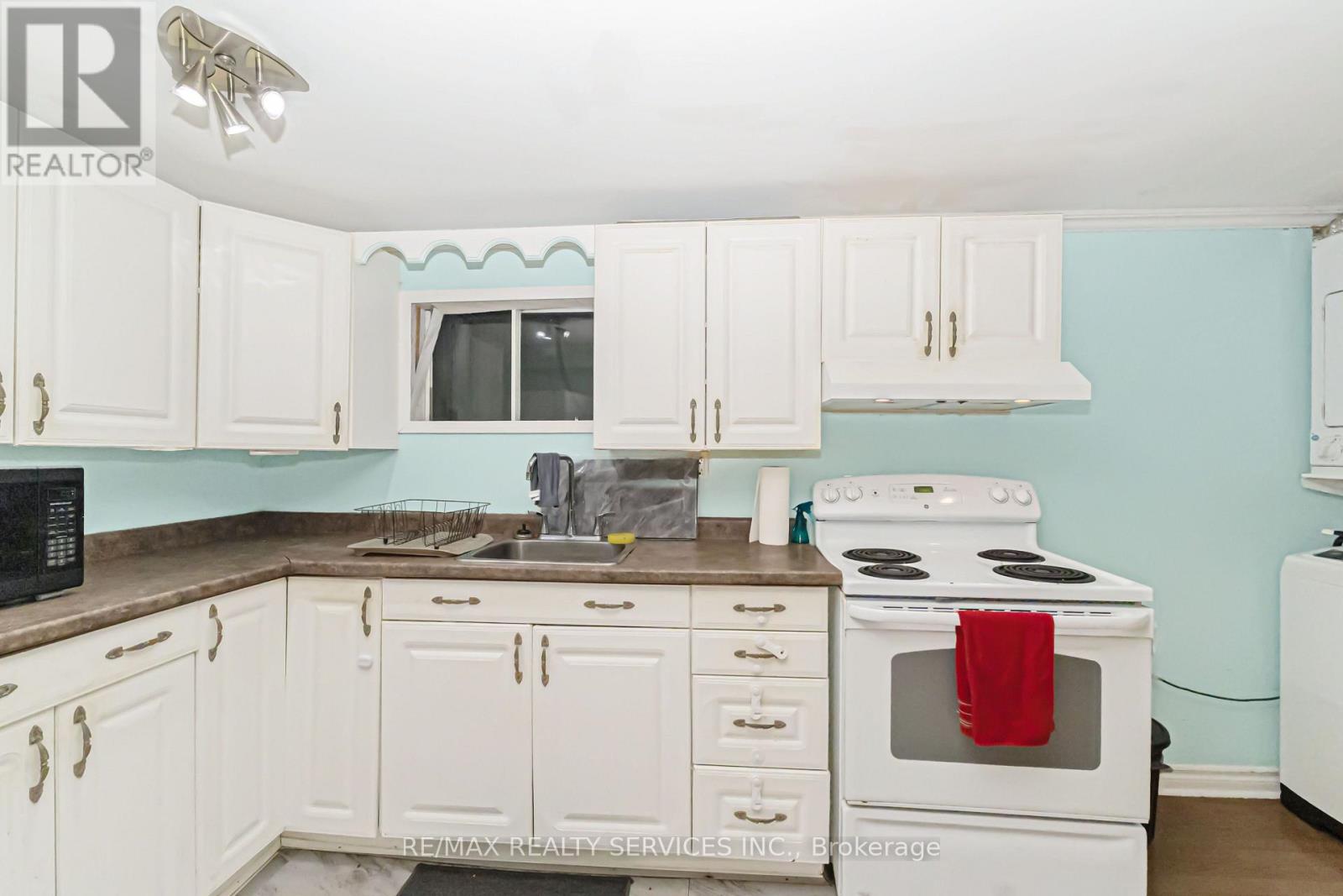 47 Huntingwood Crescent, Brampton, Ontario  L6S 1S5 - Photo 31 - W13679216