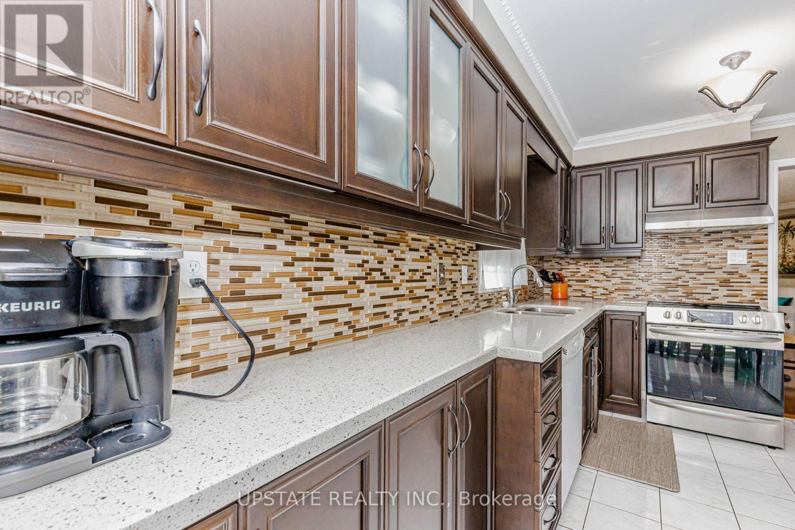 9 Palmolive Street, Brampton, Ontario  L6R 1P4 - Photo 19 - W13678416