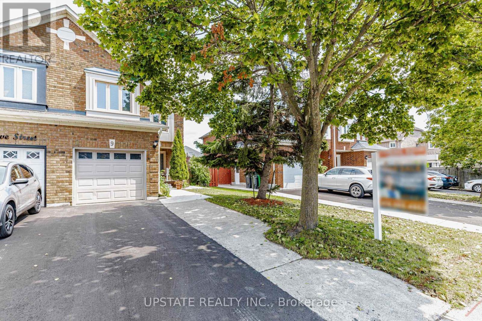 9 Palmolive Street, Brampton, Ontario  L6R 1P4 - Photo 2 - W13678416