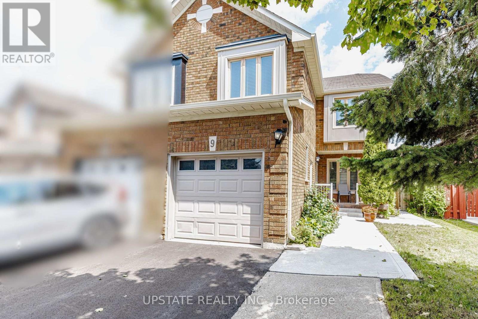 9 Palmolive Street, Brampton, Ontario  L6R 1P4 - Photo 3 - W13678416