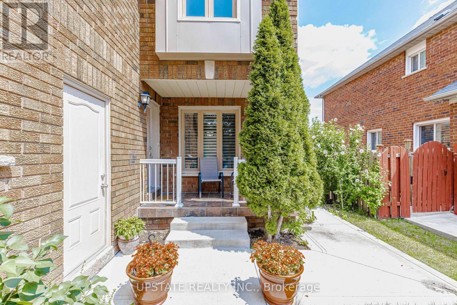9 Palmolive Street, Brampton, Ontario  L6R 1P4 - Photo 5 - W13678416