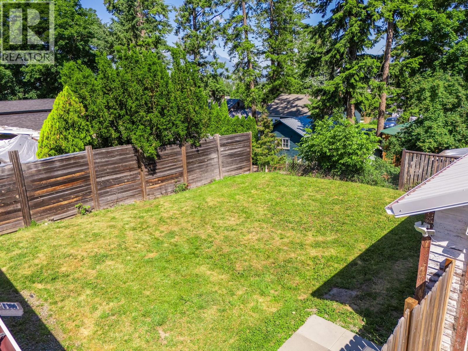 820 Ibbitson Street, Creston, British Columbia  V0B 1G4 - Photo 3 - 10392261
