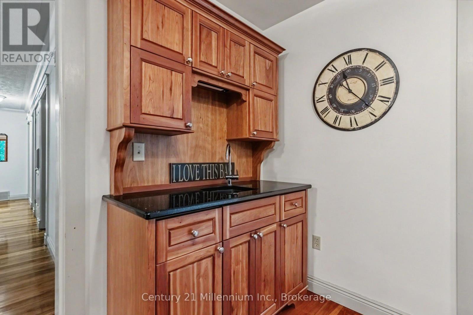 203 Summerhill Road, Saugeen Shores, Ontario  N0H 2L0 - Photo 16 - X12965942