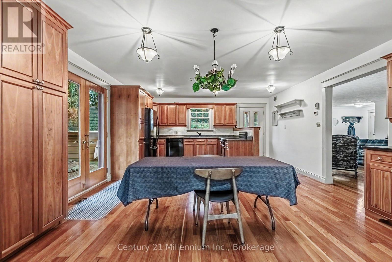 203 Summerhill Road, Saugeen Shores, Ontario  N0H 2L0 - Photo 18 - X12965942