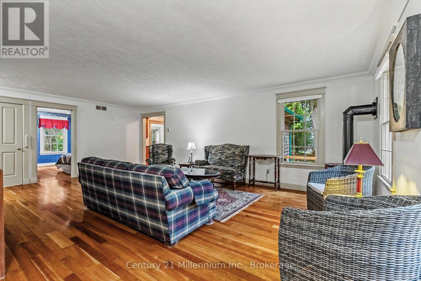 203 Summerhill Road, Saugeen Shores, Ontario  N0H 2L0 - Photo 9 - X12965942