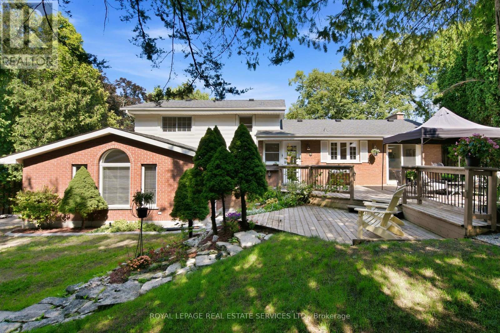 17 LYNNDALE DRIVE, Hamilton, Ontario