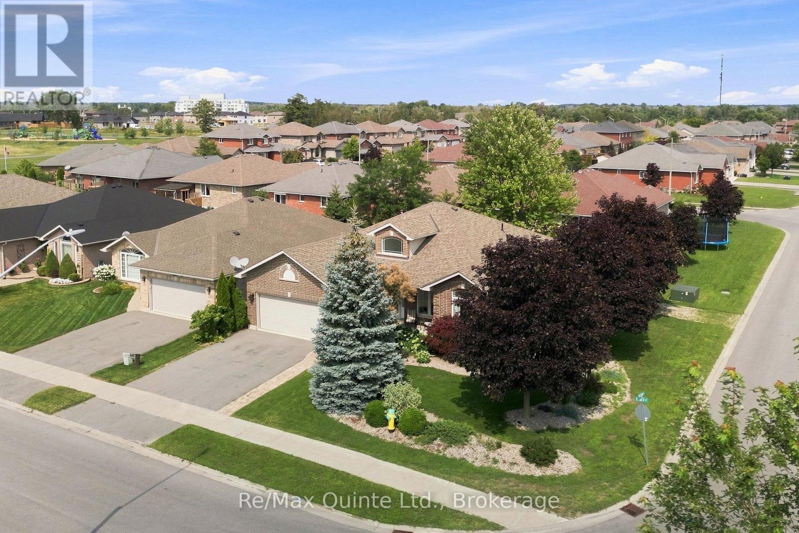 31 Essex Drive, Belleville, Ontario  K8N 0M9 - Photo 2 - X13679322