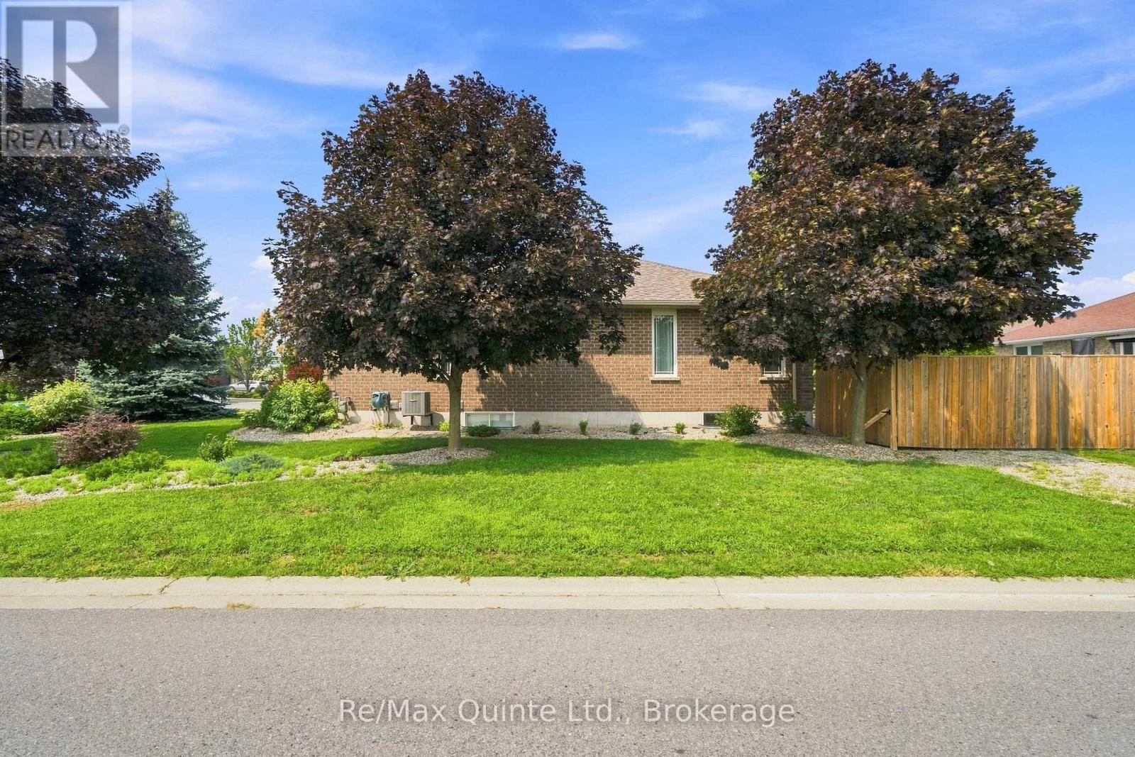31 Essex Drive, Belleville, Ontario  K8N 0M9 - Photo 3 - X13679322