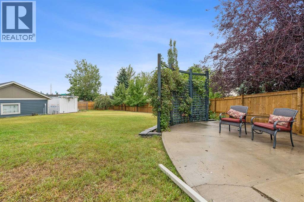 230 Mt Lorette Place SE, Calgary, Alberta  T2Z 2L9 - Photo 10 - A2336745