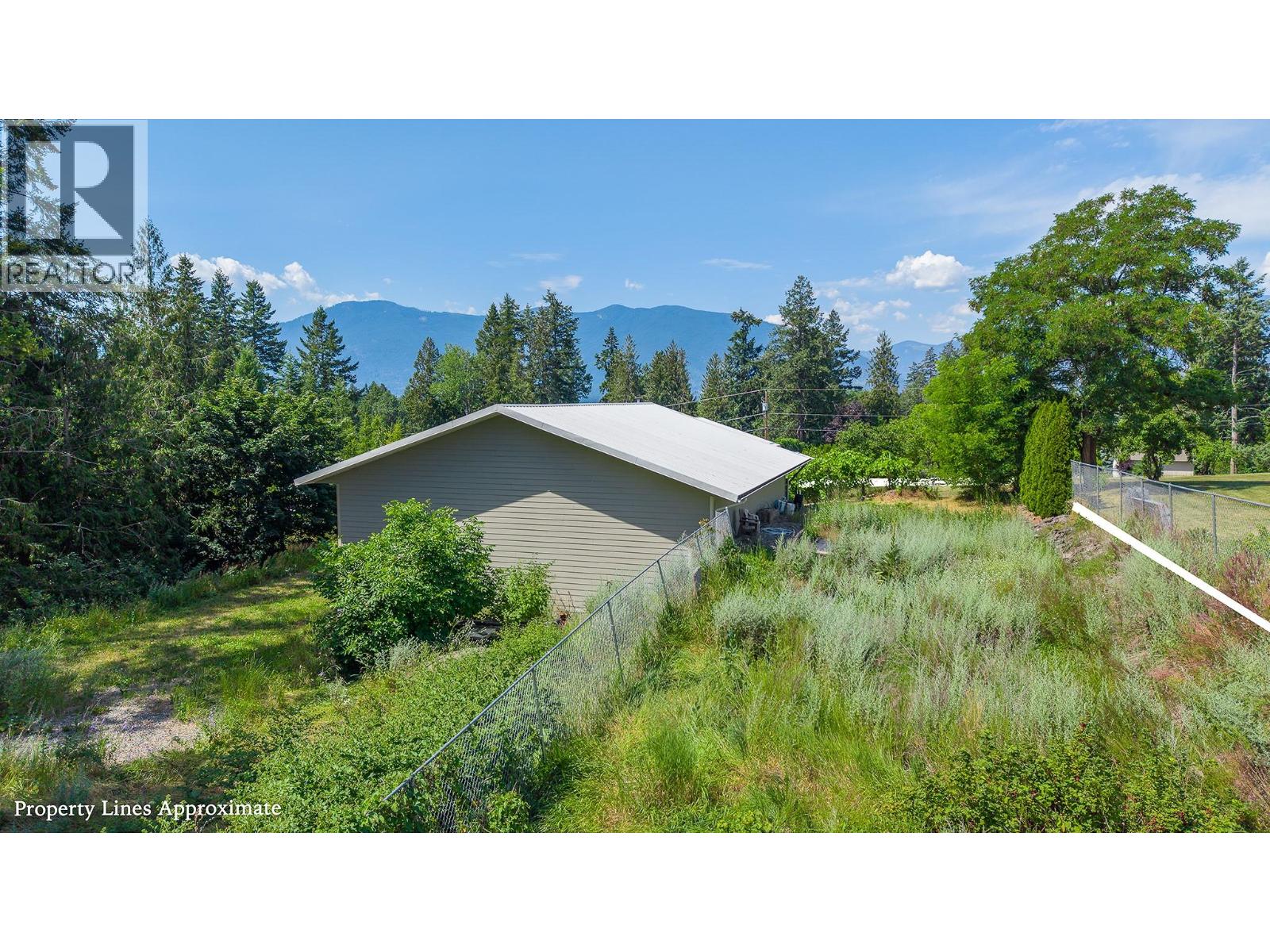 830 16th Avenue S, Creston, British Columbia  V0B 1G3 - Photo 37 - 10395099