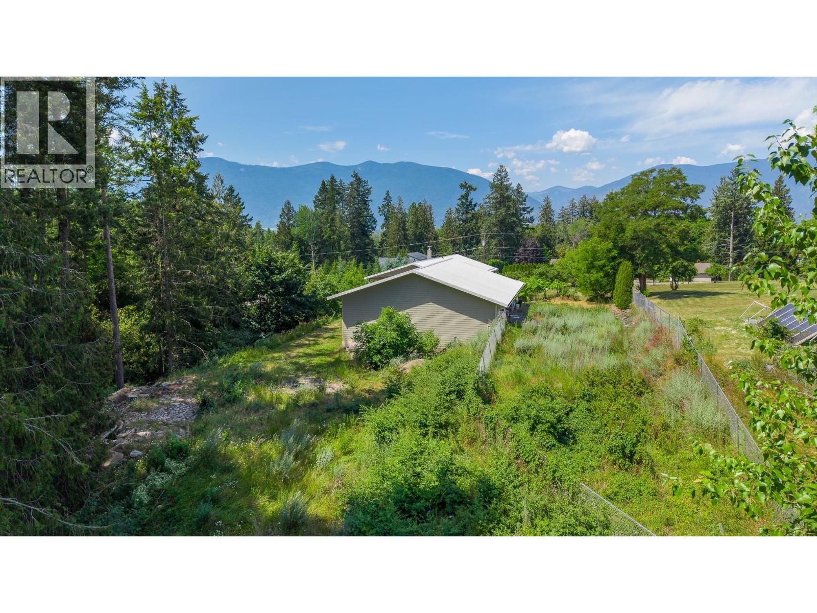 830 16th Avenue S, Creston, British Columbia  V0B 1G3 - Photo 38 - 10395099