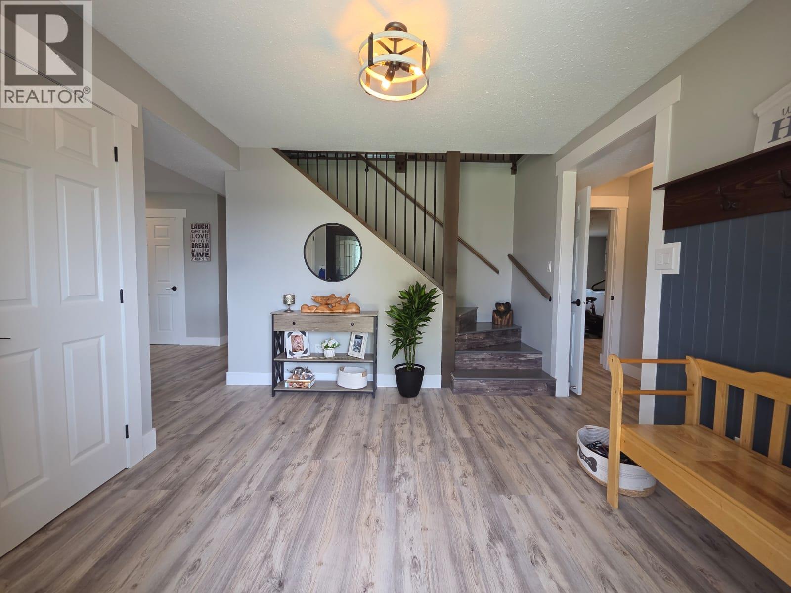 5114 43a Street Ne, Chetwynd, British Columbia  V0C 1J0 - Photo 2 - 10397865