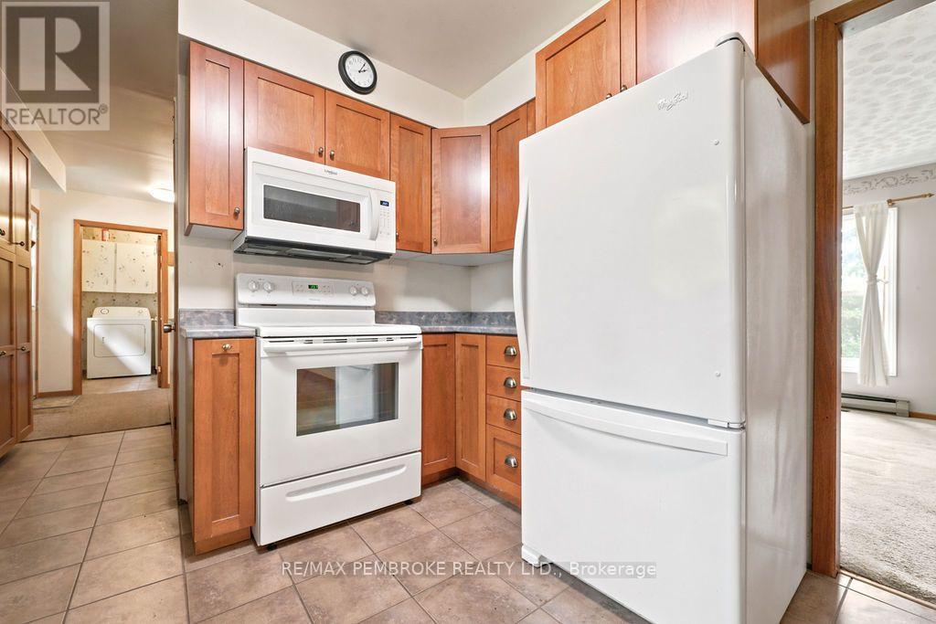 20 Meadowbrook Drive, Laurentian Valley, Ontario K8A 7C3 - Photo 24 - X13679278