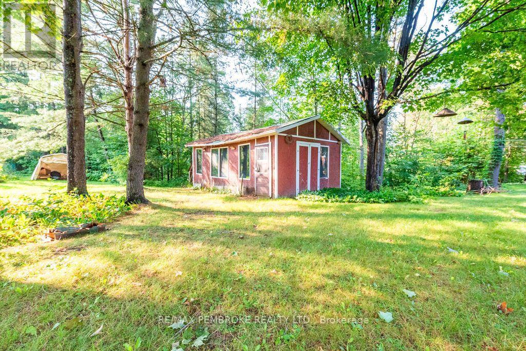 20 Meadowbrook Drive, Laurentian Valley, Ontario K8A 7C3 - Photo 35 - X13679278