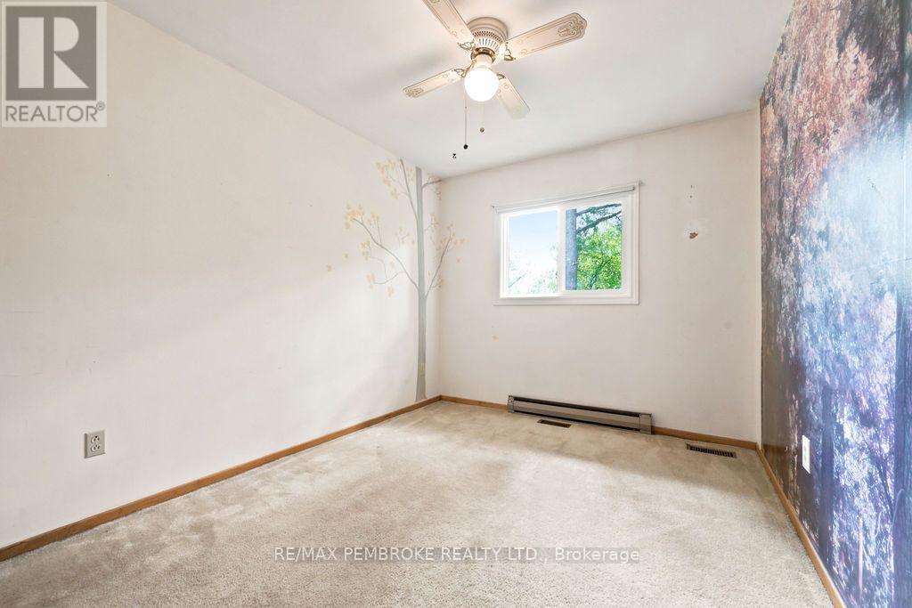 20 Meadowbrook Drive, Laurentian Valley, Ontario K8A 7C3 - Photo 8 - X13679278