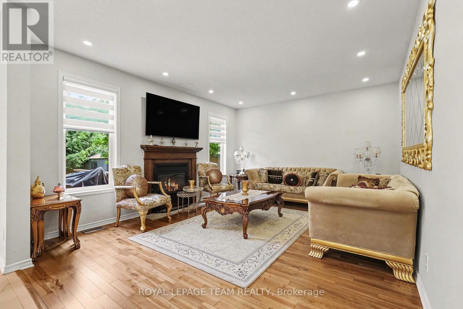19 Keighley Circle, Ottawa, Ontario  K2K 3H9 - Photo 2 - X13679286