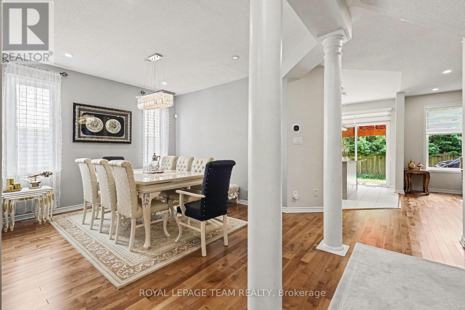 19 Keighley Circle, Ottawa, Ontario  K2K 3H9 - Photo 4 - X13679286