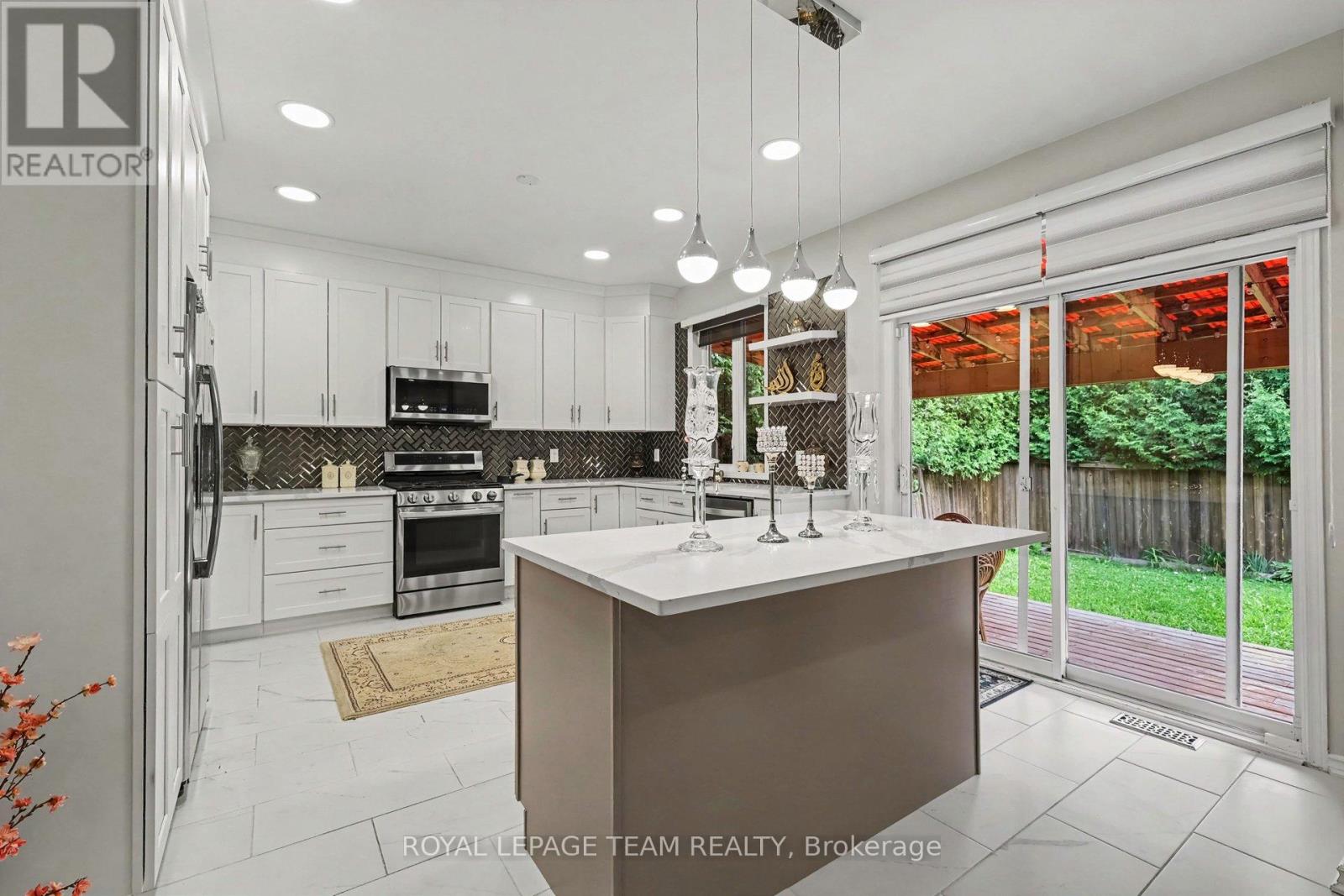 19 Keighley Circle, Ottawa, Ontario  K2K 3H9 - Photo 6 - X13679286