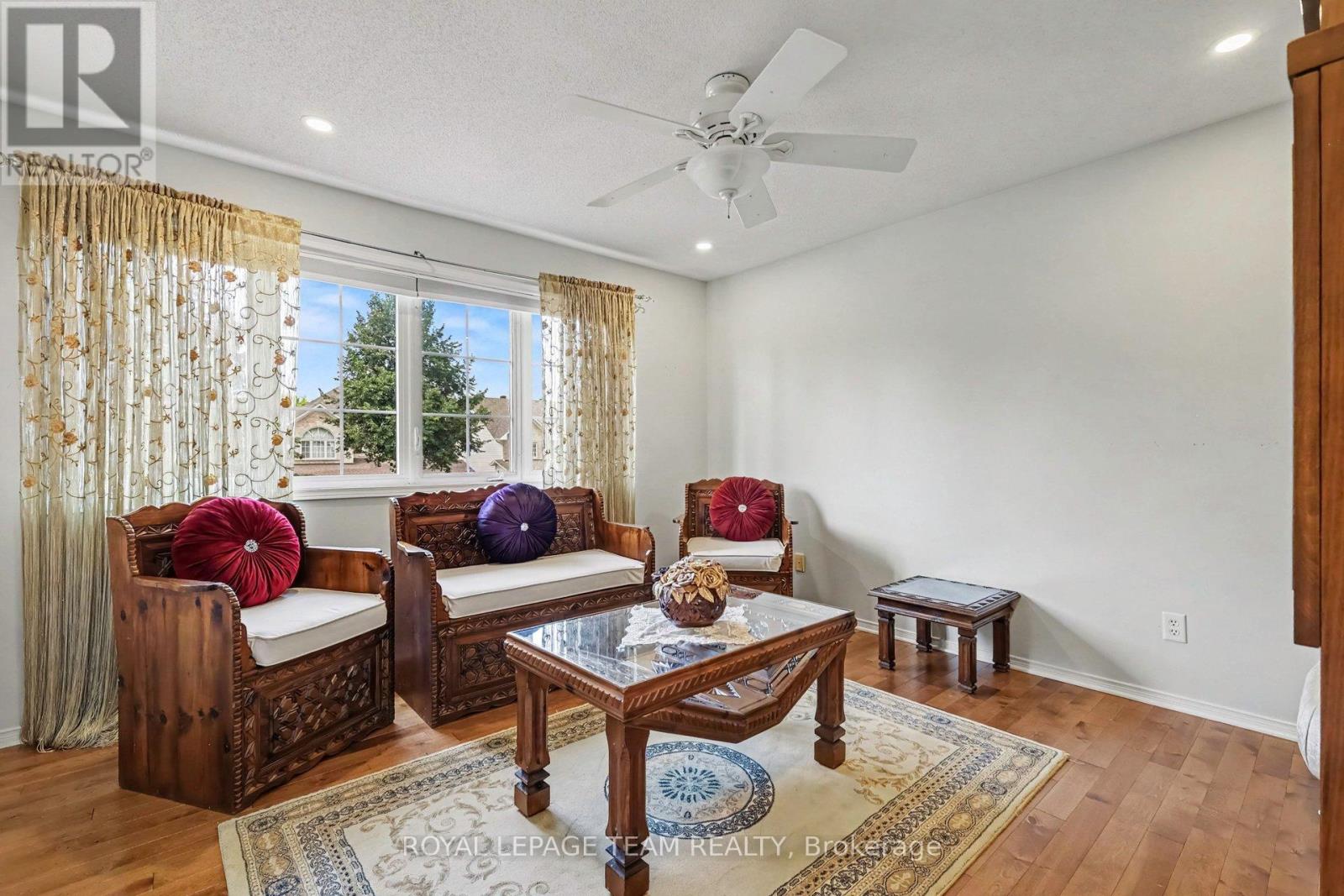 19 Keighley Circle, Ottawa, Ontario  K2K 3H9 - Photo 7 - X13679286