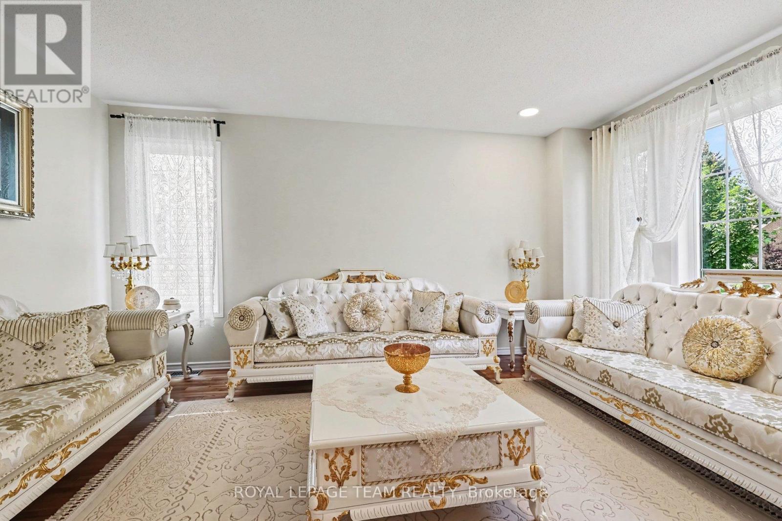 19 Keighley Circle, Ottawa, Ontario  K2K 3H9 - Photo 8 - X13679286