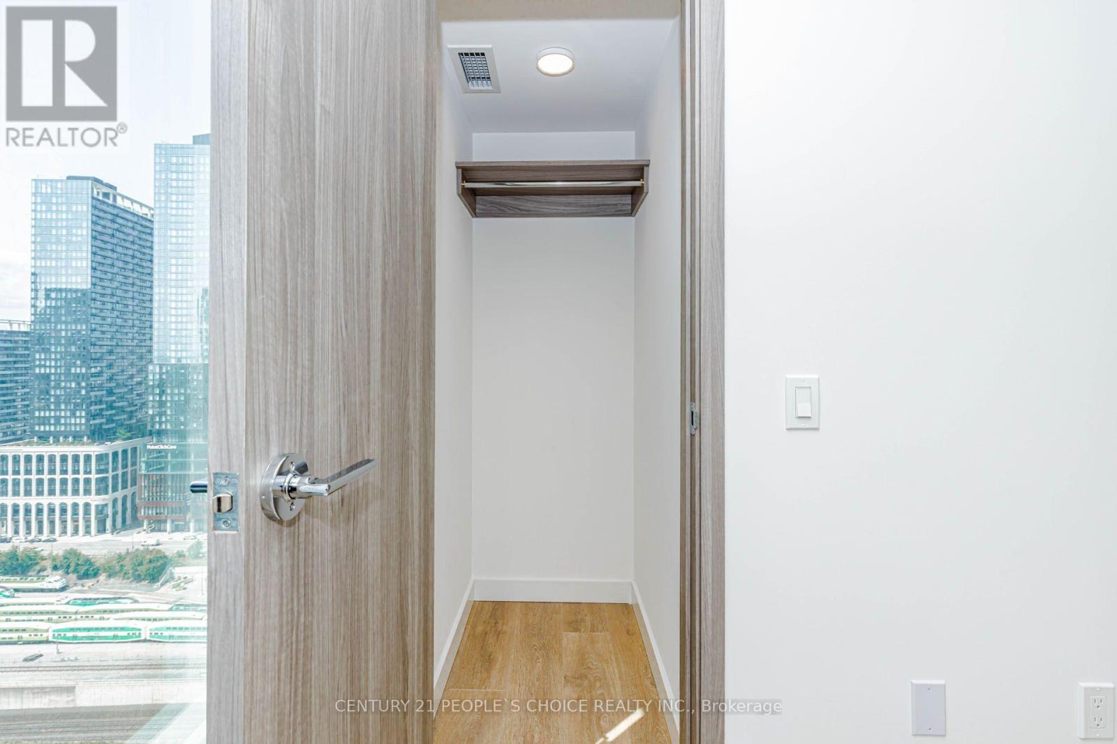 2703 - 3 Concord Way, Toronto, Ontario  M5V 0X3 - Photo 27 - C13679226