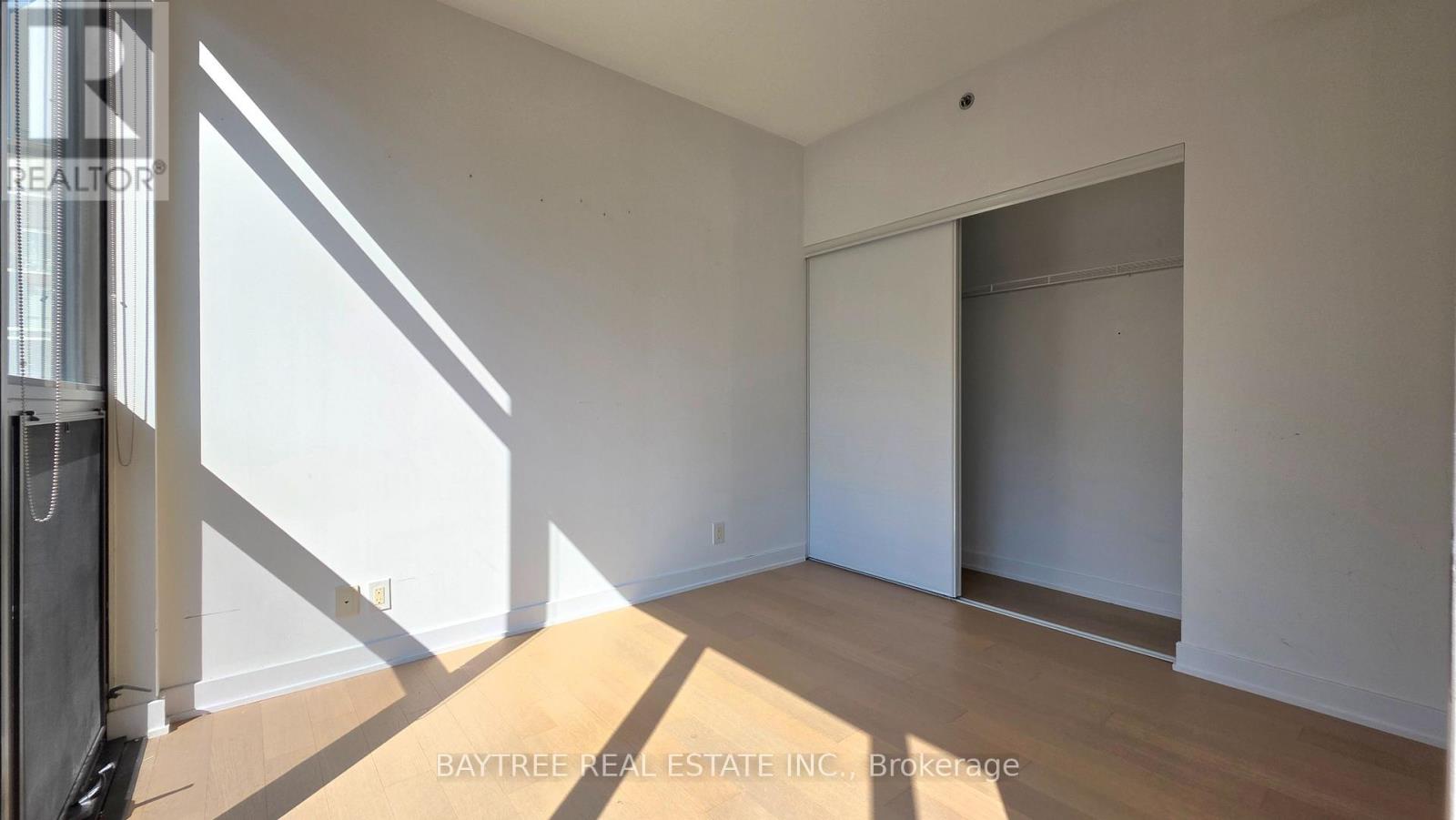 608 - 15 Beverley Street, Toronto, Ontario  M5T 0B3 - Photo 4 - C13679238
