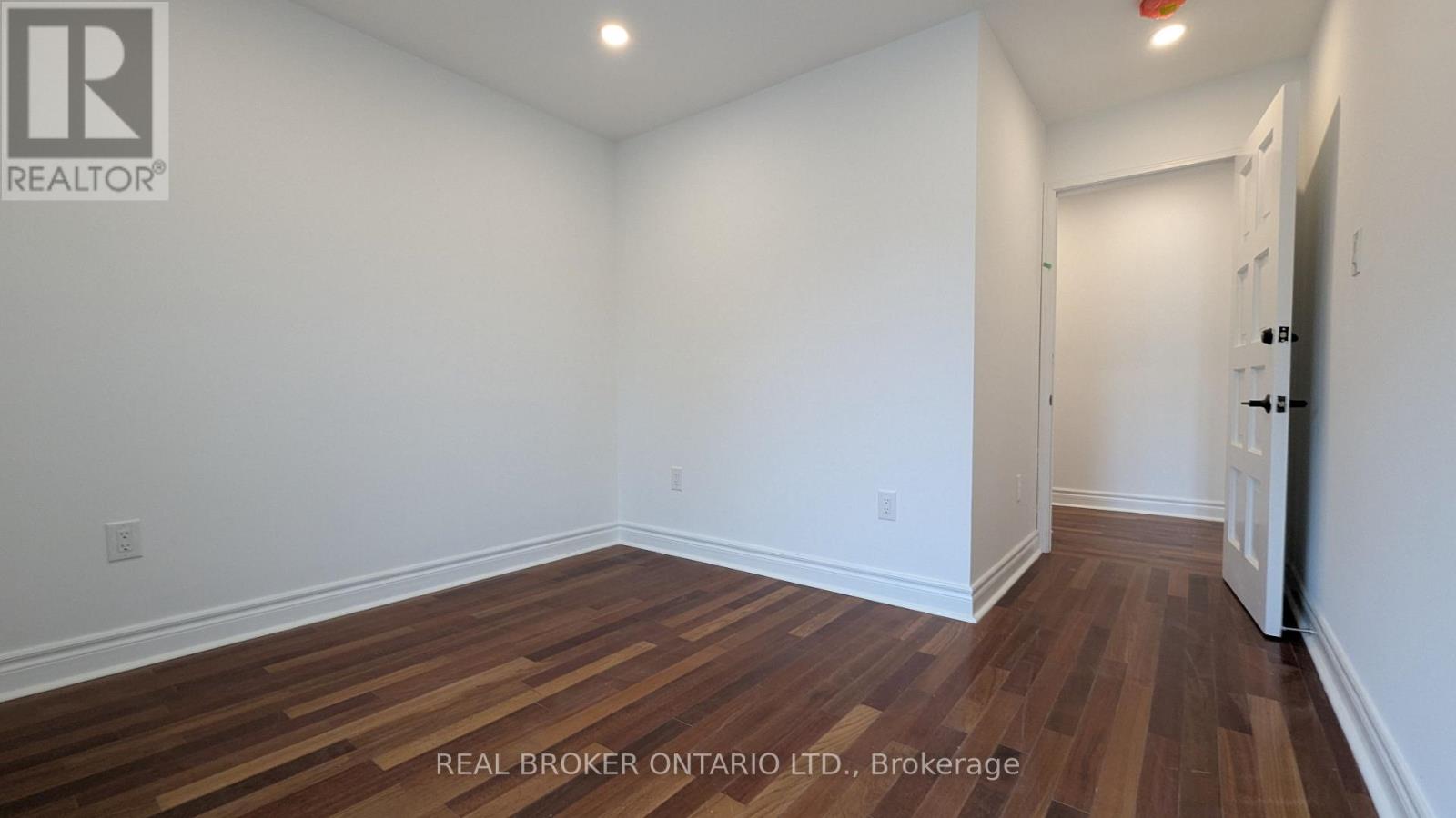 Unit #3 - 1150 Woodbine Avenue, Toronto, Ontario M4C 4C9 - Photo 10 - E13679312
