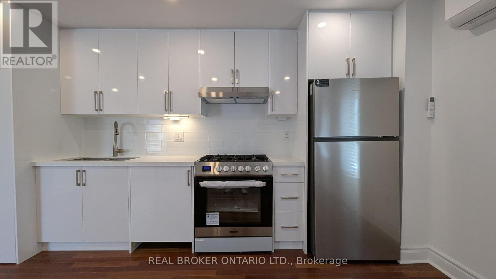 Unit #3 - 1150 Woodbine Avenue, Toronto, Ontario M4C 4C9 - Photo 4 - E13679312