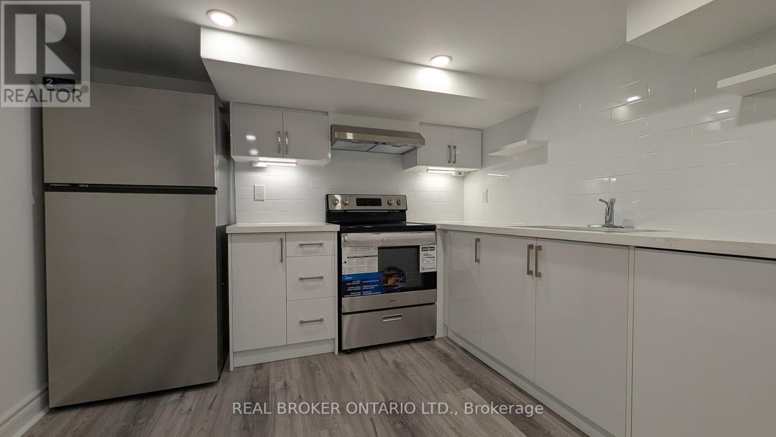 Unit #4 - 1150 Woodbine Avenue, Toronto, Ontario M4C 4C9 - Photo 2 - E13679316