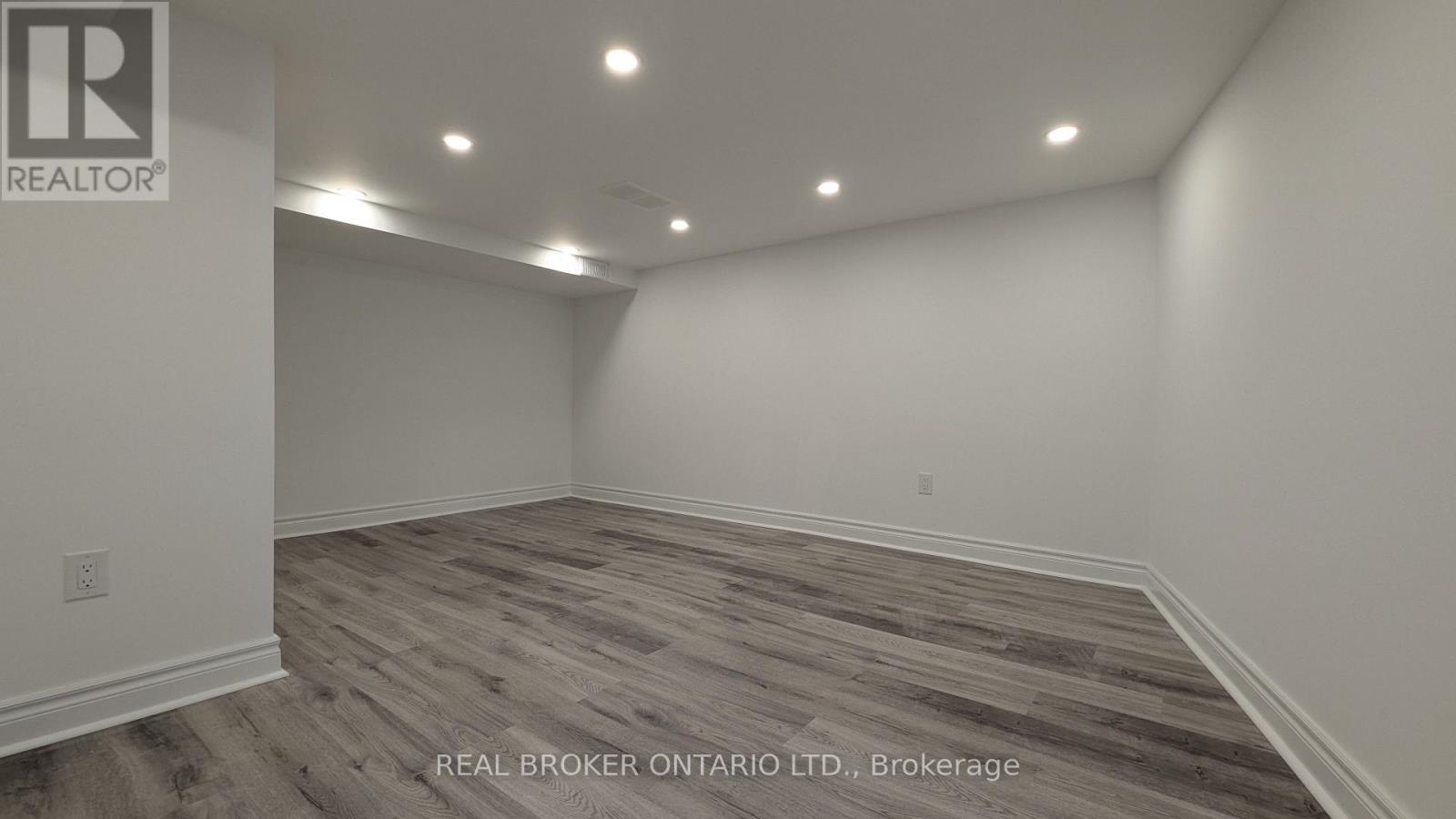 Unit #4 - 1150 Woodbine Avenue, Toronto, Ontario M4C 4C9 - Photo 6 - E13679316