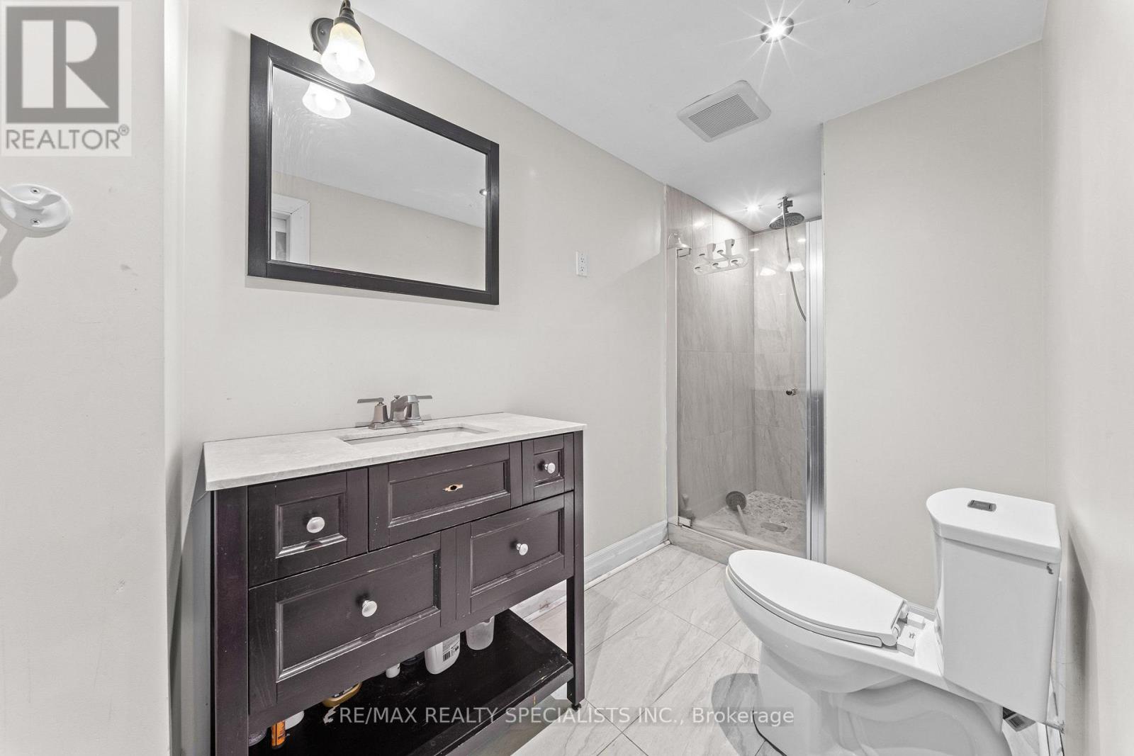65 Ozner Court, Brampton, Ontario  L6X 4Y9 - Photo 35 - W13679296