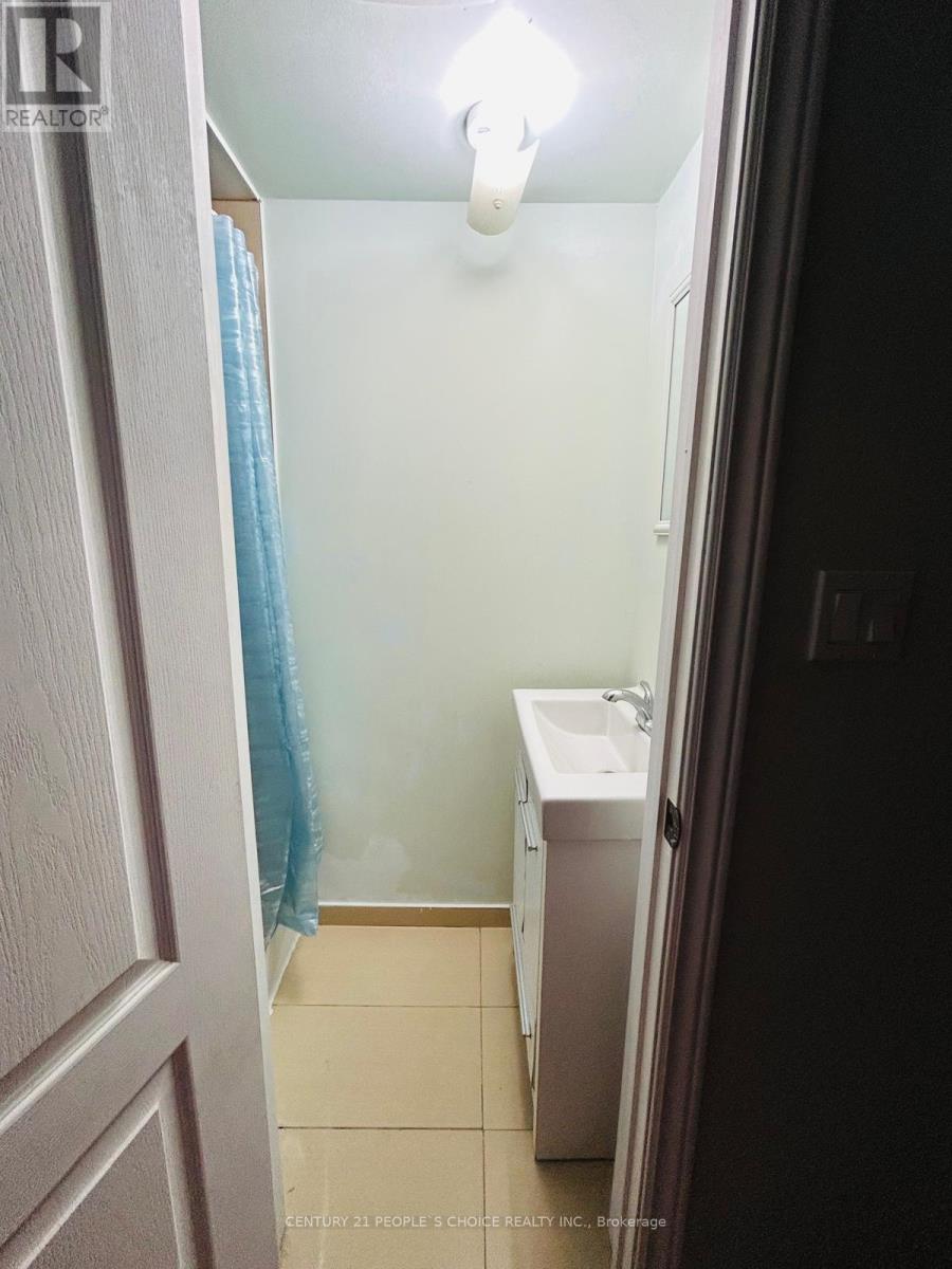 25 Mccallum Court, Brampton, Ontario  L6W 3M4 - Photo 16 - W13679304