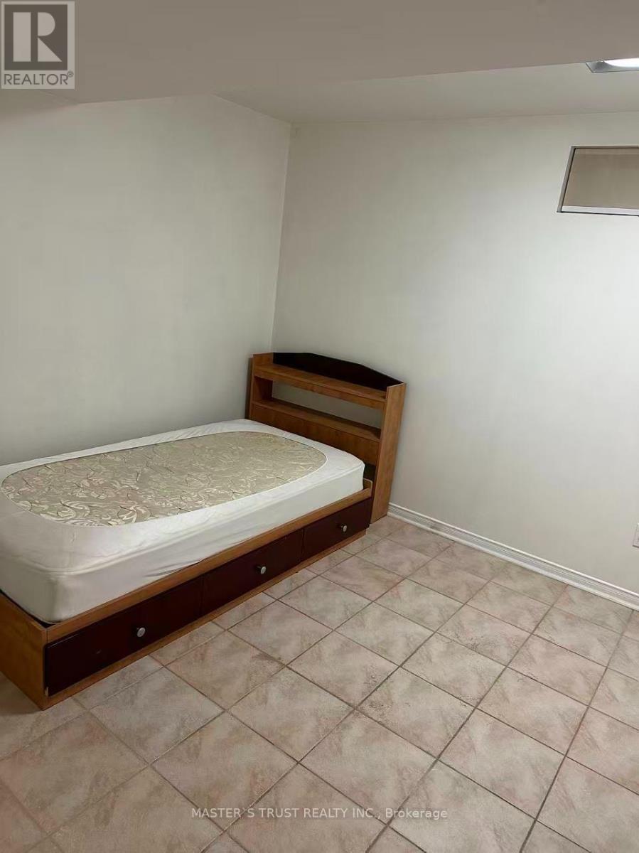 Basement - 702 Welcome Court, Mississauga, Ontario  L5B 3P8 - Photo 11 - W13679306