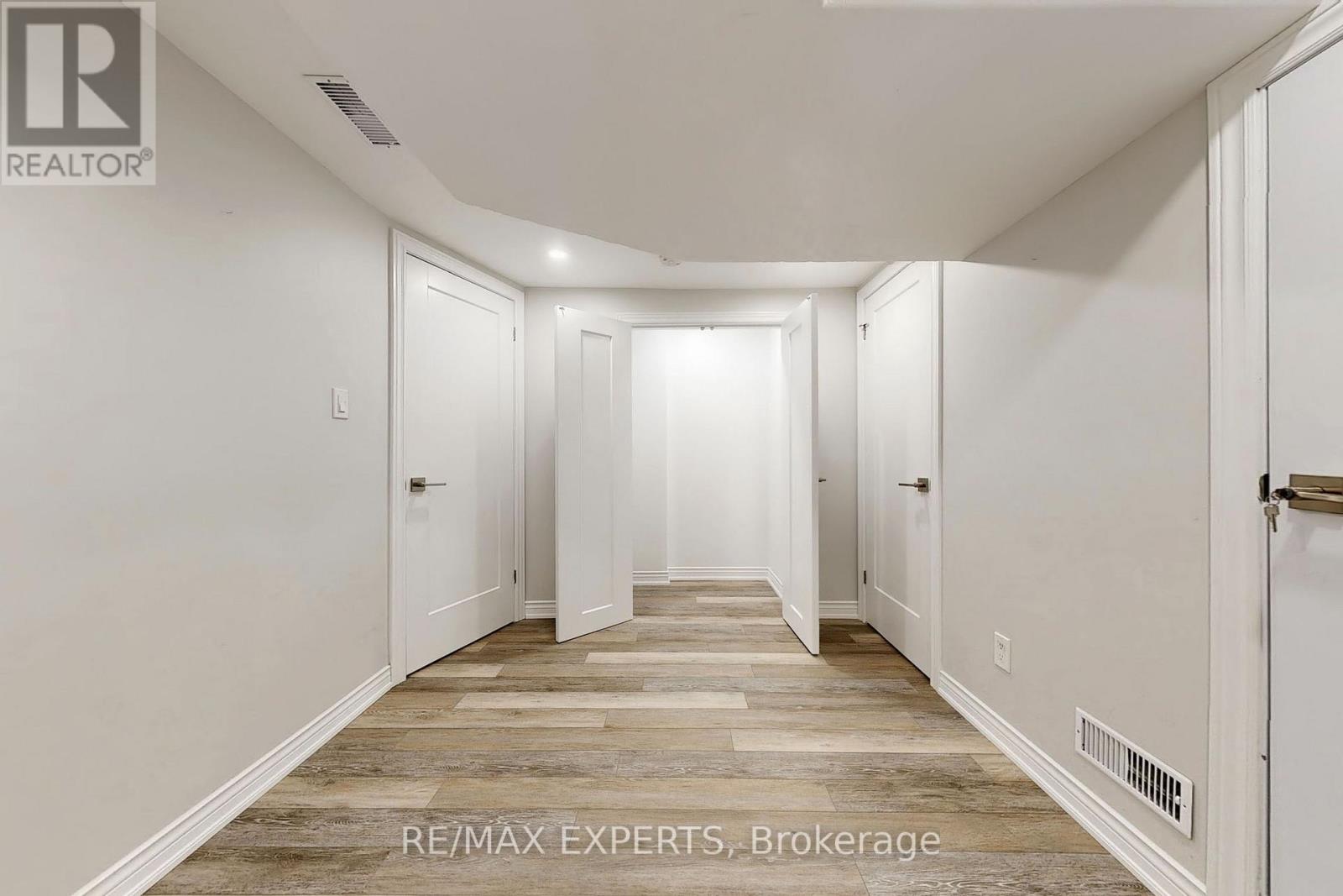 Bsmt - 39 Norval Street, Toronto, Ontario  M6N 3Z1 - Photo 10 - W13679308