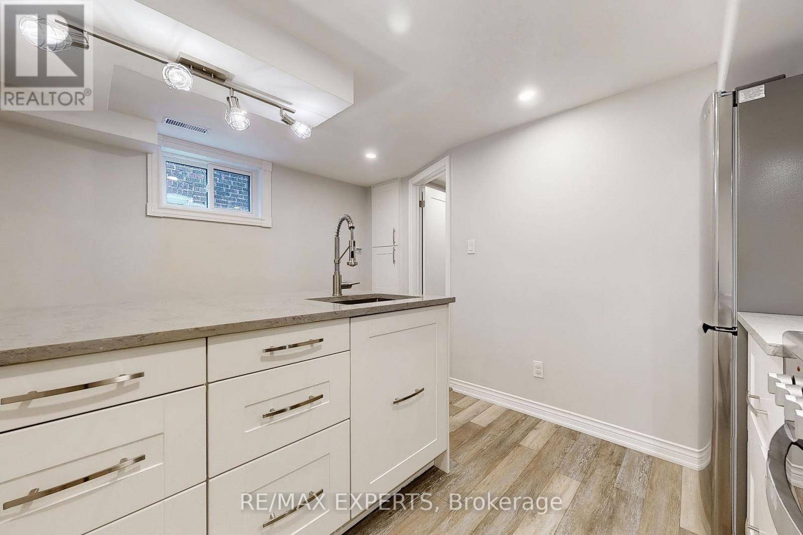 Bsmt - 39 Norval Street, Toronto, Ontario  M6N 3Z1 - Photo 7 - W13679308