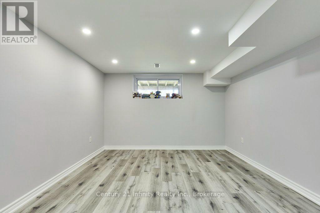 8 Murkar Crescent, Whitby, Ontario  L1N 8Y4 - Photo 36 - E13679204
